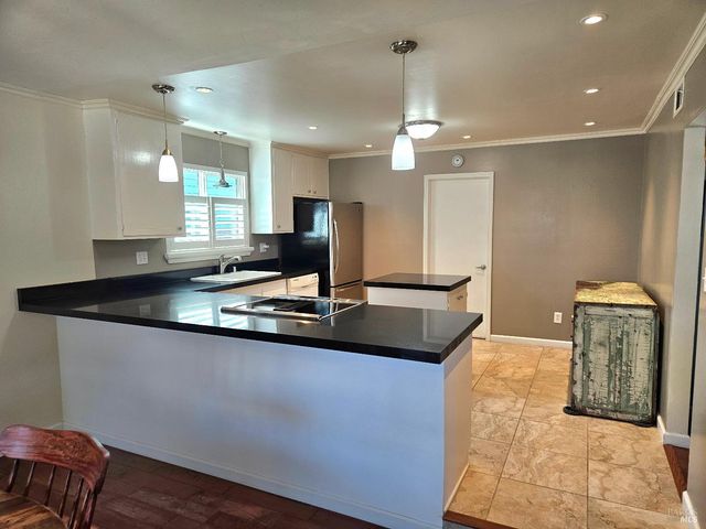 354 Wikiup Dr, Santa Rosa, CA 95403