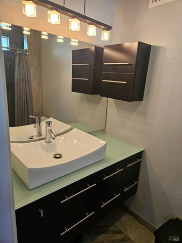 354 Wikiup Dr, Santa Rosa, CA 95403