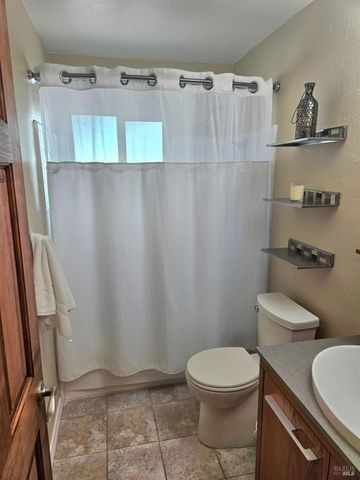 354 Wikiup Dr, Santa Rosa, CA 95403