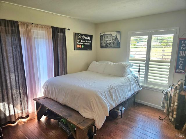 354 Wikiup Dr, Santa Rosa, CA 95403