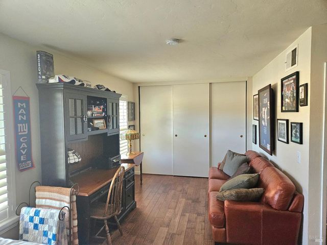 354 Wikiup Dr, Santa Rosa, CA 95403