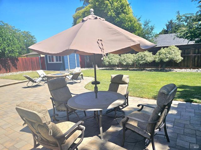 354 Wikiup Dr, Santa Rosa, CA 95403