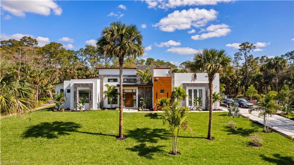 390 3rd ST NW, NAPLES, FL 34120 — exterior