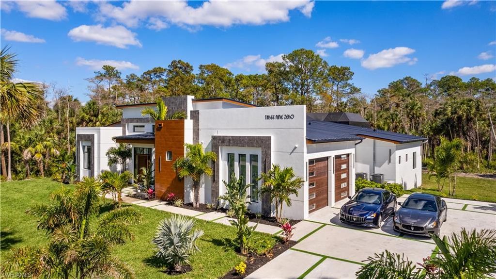 390 3rd ST NW, NAPLES, FL 34120 — photo 2