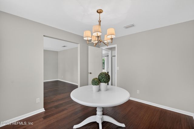 717 ESTATES COVE Road, Jacksonville, FL 32221