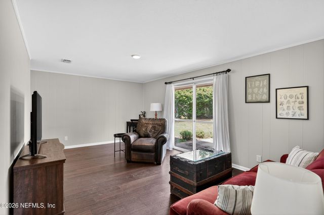 717 ESTATES COVE Road, Jacksonville, FL 32221
