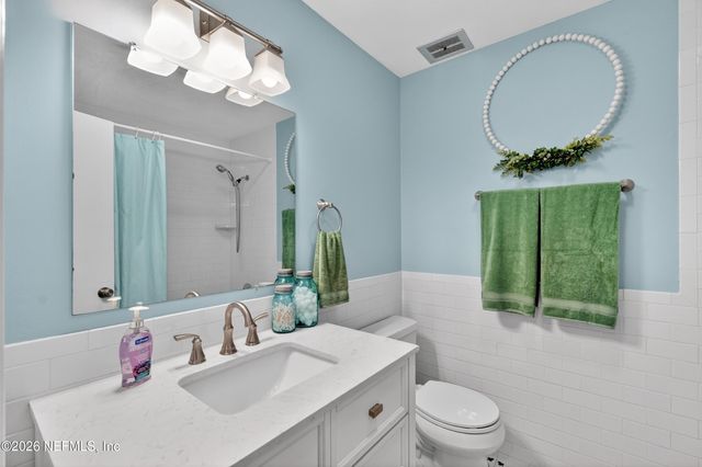 717 ESTATES COVE Road, Jacksonville, FL 32221