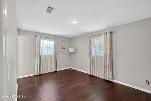 717 ESTATES COVE Road, Jacksonville, FL 32221
