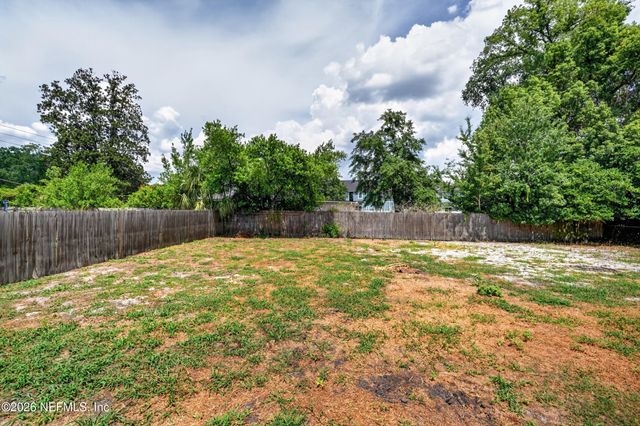 717 ESTATES COVE Road, Jacksonville, FL 32221