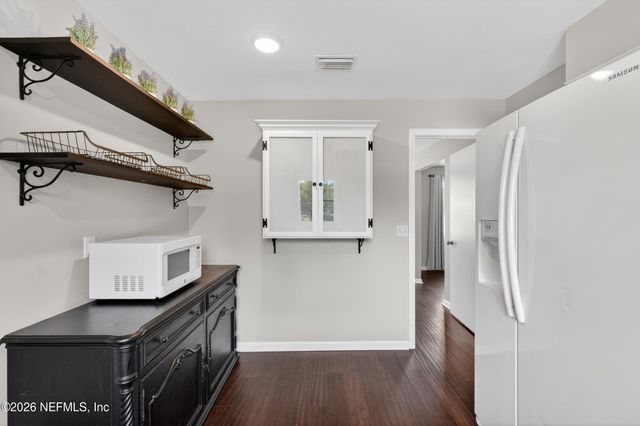 717 ESTATES COVE Road, Jacksonville, FL 32221