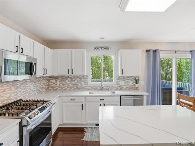 6449 Cranberry Drive, Holly, MI 48442