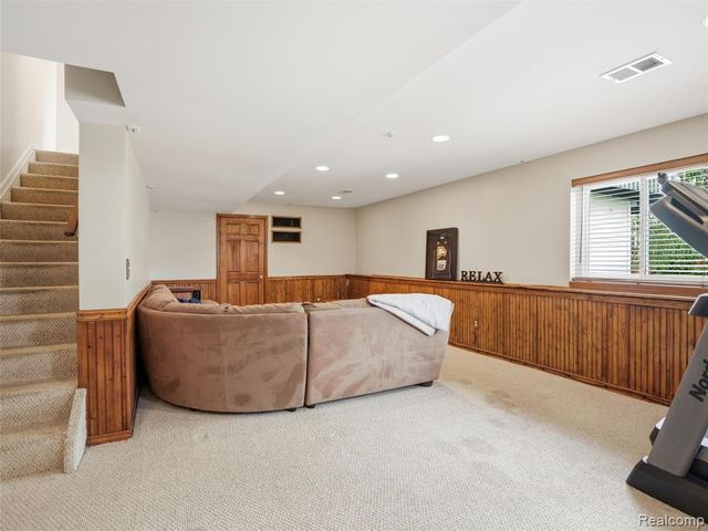 6449 Cranberry Drive, Holly, MI 48442