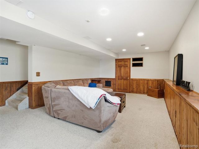 6449 Cranberry Drive, Holly, MI 48442