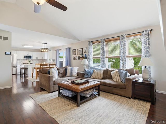 6449 Cranberry Drive, Holly, MI 48442