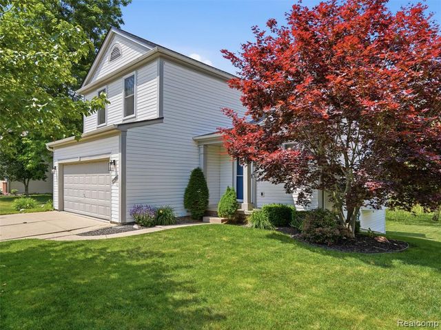 6449 Cranberry Drive, Holly, MI 48442