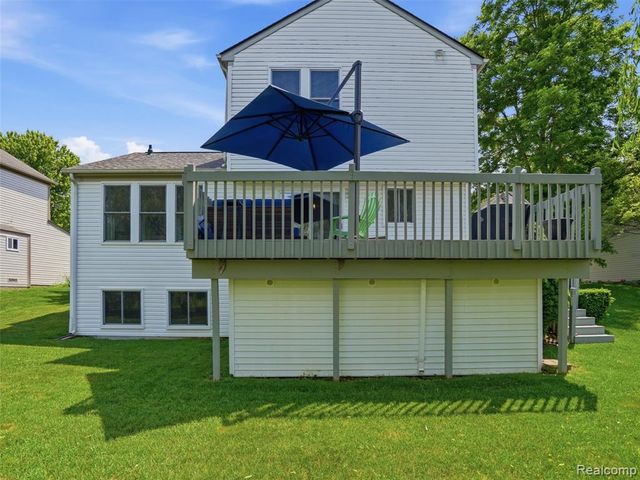 6449 Cranberry Drive, Holly, MI 48442