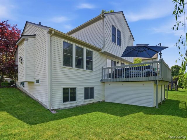 6449 Cranberry Drive, Holly, MI 48442