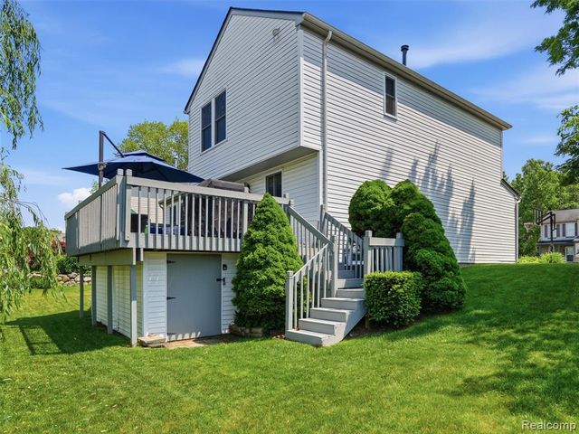 6449 Cranberry Drive, Holly, MI 48442