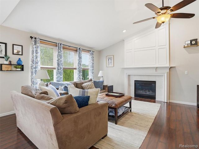6449 Cranberry Drive, Holly, MI 48442