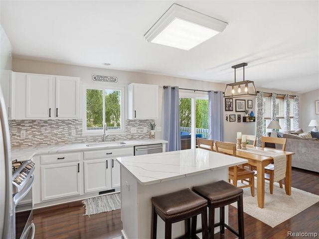 6449 Cranberry Drive, Holly, MI 48442