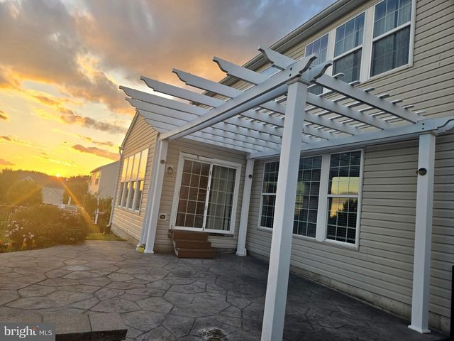 608 EMPIRE DR, Downingtown, PA 19335