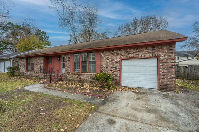 9 Lighthouse Drive, Goose Creek, SC 29445