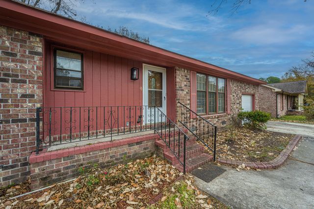 9 Lighthouse Drive, Goose Creek, SC 29445