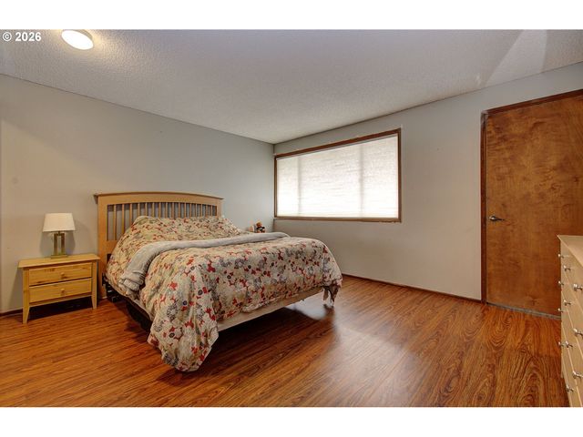 4613 E 18TH St 28, Vancouver, WA 98661