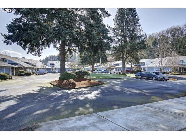 4613 E 18TH St 28, Vancouver, WA 98661