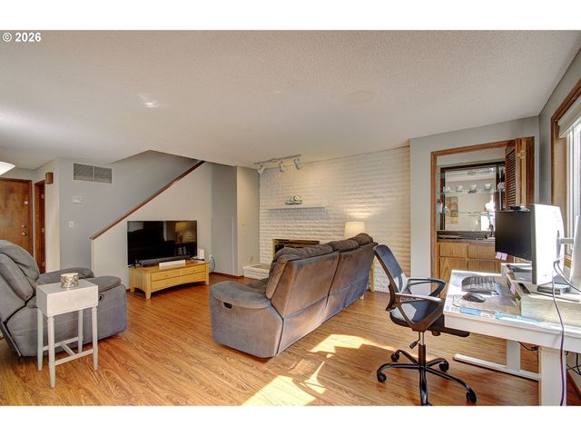 4613 E 18TH St 28, Vancouver, WA 98661