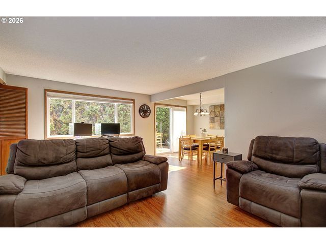 4613 E 18TH St 28, Vancouver, WA 98661