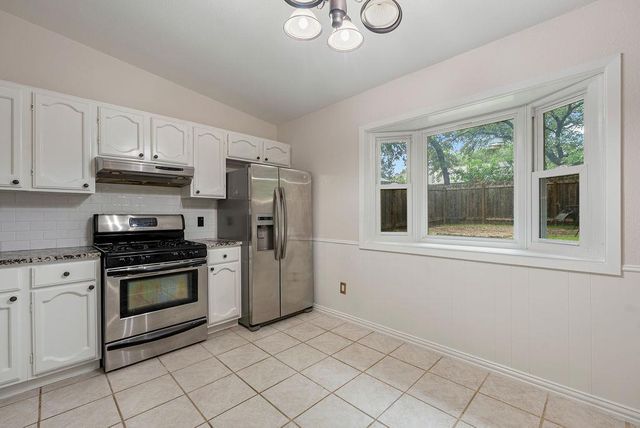 920 Acorn Oaks DR, Austin, TX 78745