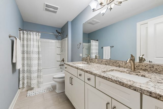 1009 N Auburn Ridge Drive, Palatine, IL 60067