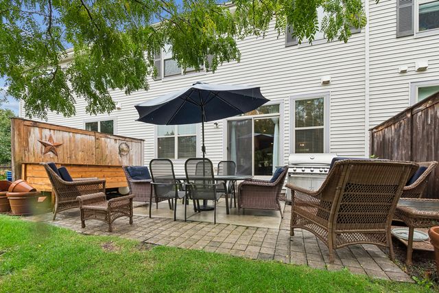 1009 N Auburn Ridge Drive, Palatine, IL 60067