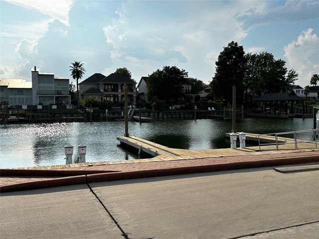 617 Constellation Boulevard, League City, TX 77573