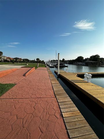 617 Constellation Boulevard, League City, TX 77573