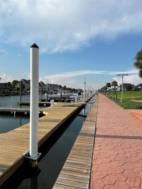 617 Constellation Boulevard, League City, TX 77573