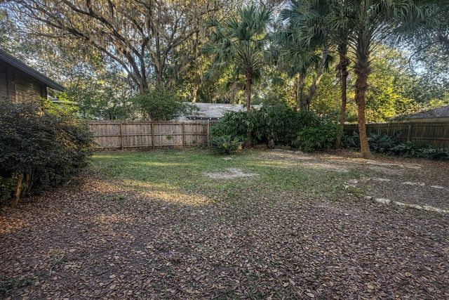 927 NE 7TH AVENUE, Gainesville, FL 32601