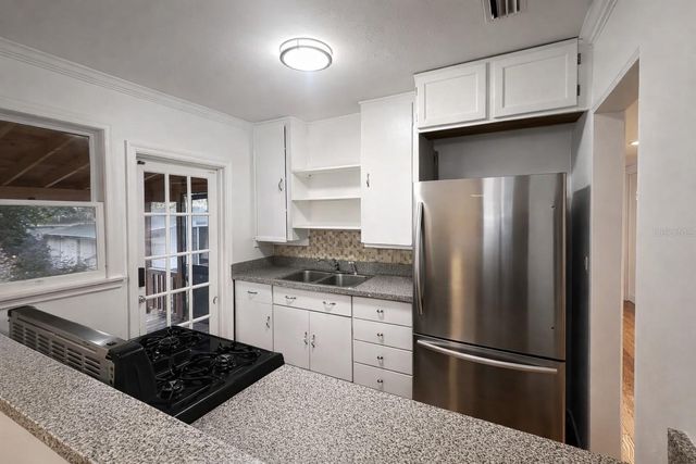 927 NE 7TH AVENUE, Gainesville, FL 32601