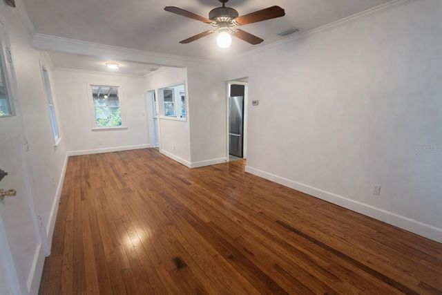 927 NE 7TH AVENUE, Gainesville, FL 32601