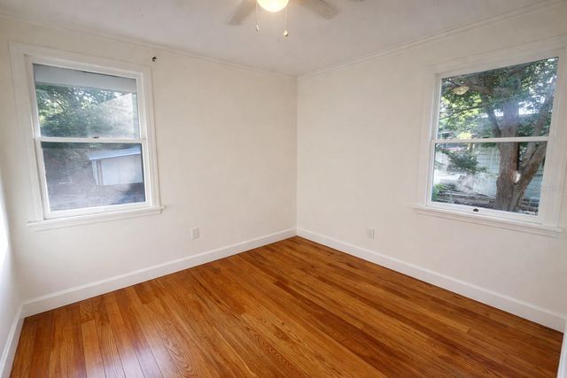 927 NE 7TH AVENUE, Gainesville, FL 32601