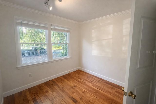 927 NE 7TH AVENUE, Gainesville, FL 32601