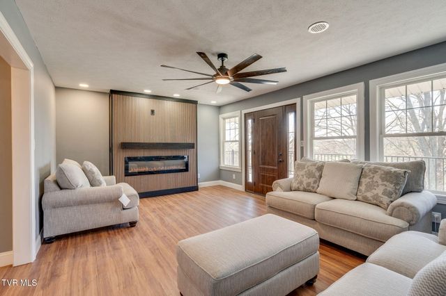 1405 Dover Road, Morristown, TN 37813