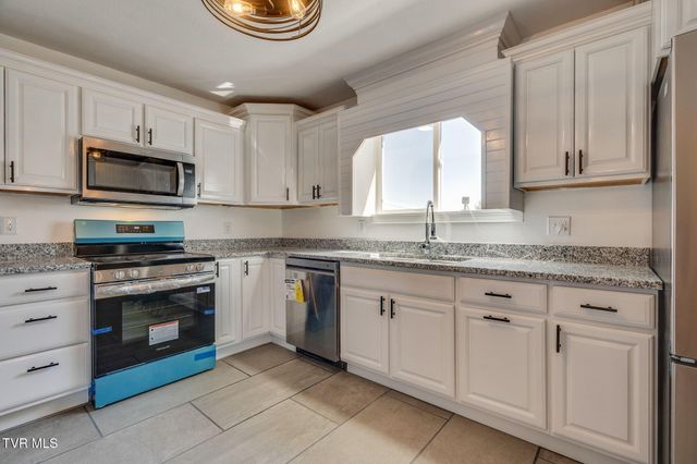 1405 Dover Road, Morristown, TN 37813