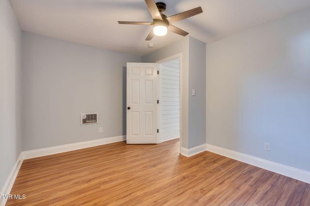 1405 Dover Road, Morristown, TN 37813