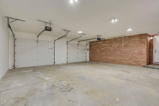 1405 Dover Road, Morristown, TN 37813