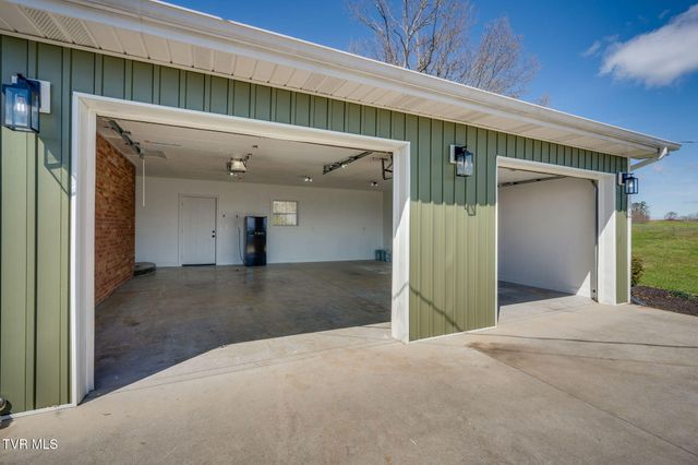 1405 Dover Road, Morristown, TN 37813