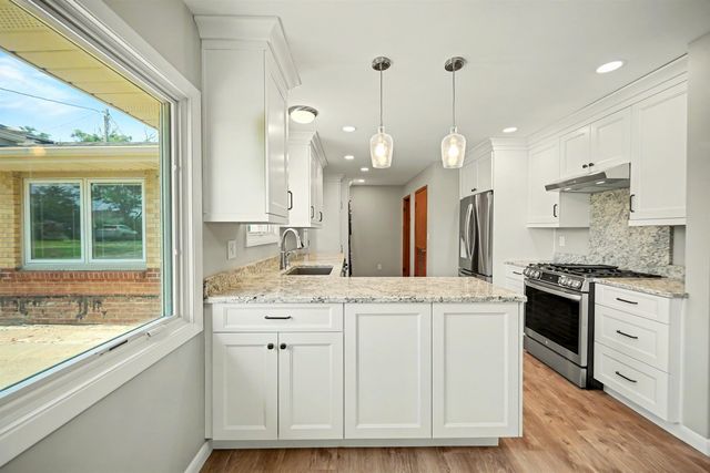 300 Rafter M Ln., Salina, KS 67401