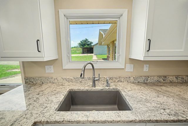 300 Rafter M Ln., Salina, KS 67401