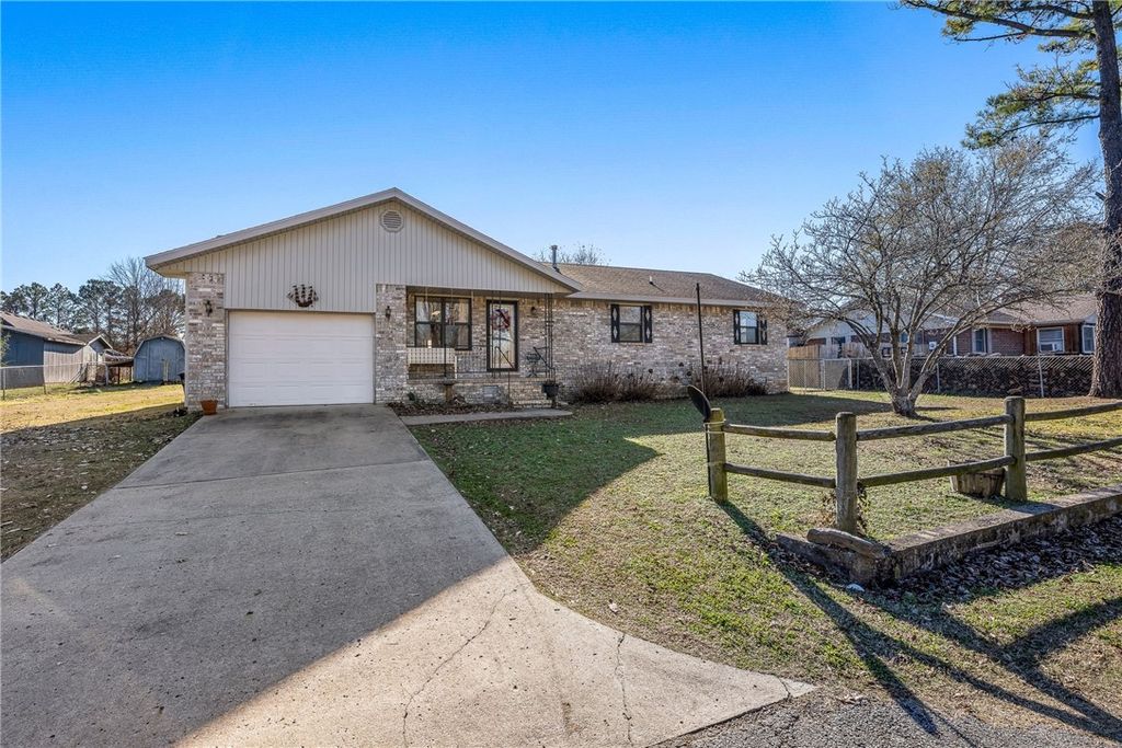 41 Pittman Street, Farmington, AR 72730